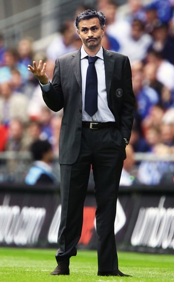 В 2005 и 2006 годах Жозе Моуриньо официально был назван лучшим тренером мира, однако даже такое признание заслуг не помогло ему сохранить пост наставника Chelsea