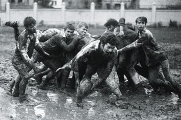 Регби было реабилитировано в СССР в 1957 году. Однако  розыгрыш чемпионата страны возобновился лишь в 1966-м, а свой первый матч сборная СССР провела и вовсе в 1975-м