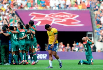 Сборная Бразилии по футболу вновь осталась без золотых медалей