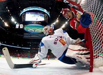 В олимпийском Ванкувере Алексей Угаров набрал два очка за результативность по системе «гол плюс пас»