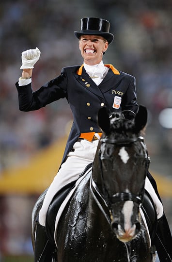 В 2008 году Анке ван Грюнсвен стала трехкратной олимпийской чемпионкой. Многие считают ее победы незаслуженными