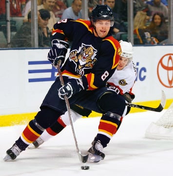 Джоэл Квятковски стал яблоком раздора между КХЛ и NHL, подписав контракты одновременно с клубами двух лиг