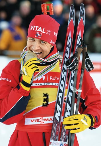 Уле-Эйнар Бьорндален с золотой медалью чемпионата мира