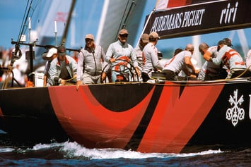 2003 год. Легендарный Расселл Куттс приводит к победе команду Alinghi