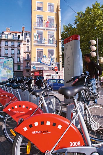 В Лионе можно без проблем взять напрокат велосипед