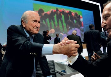 Поздравления с очередным переизбранием на пост президента FIFA